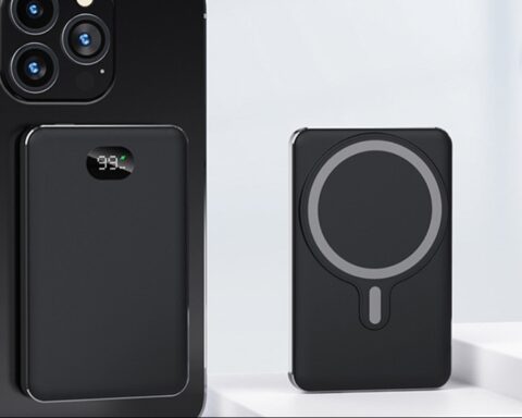 Charge Your Device More Efficiently With This Speedy Wireless iPhone Charger, Now $80 Off